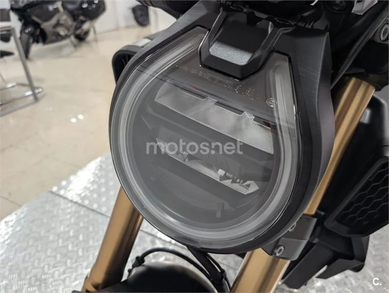 Honda CB 650 R – Vista 16