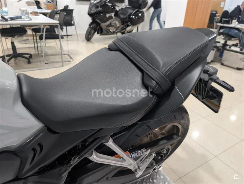 Honda CB 650 R – Vista 18