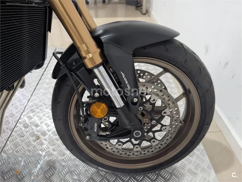 Honda CB 650 R – Vista 23