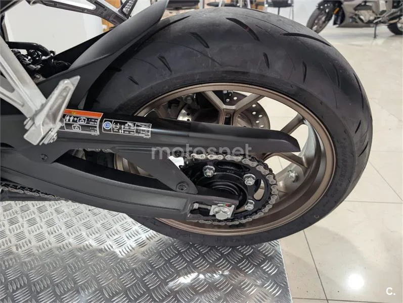 Honda CB 650 R – Vista 25