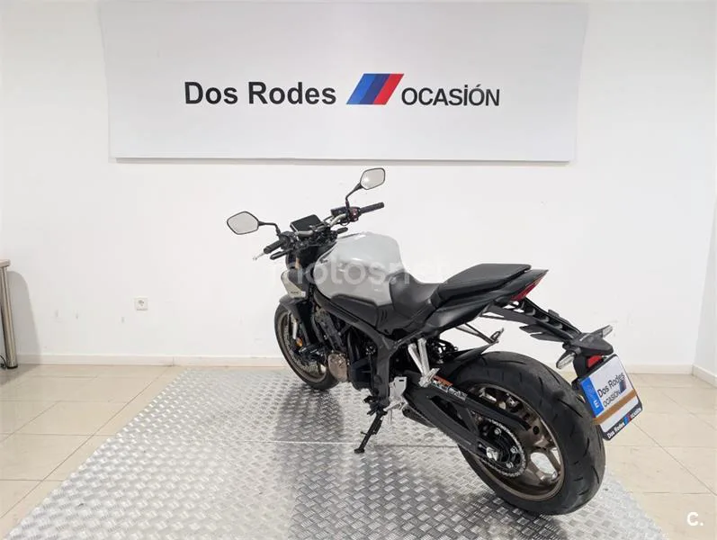 Honda CB 650 R – Vista 7