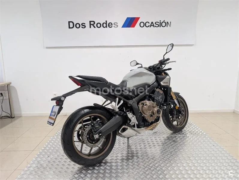Honda CB 650 R – Vista 9