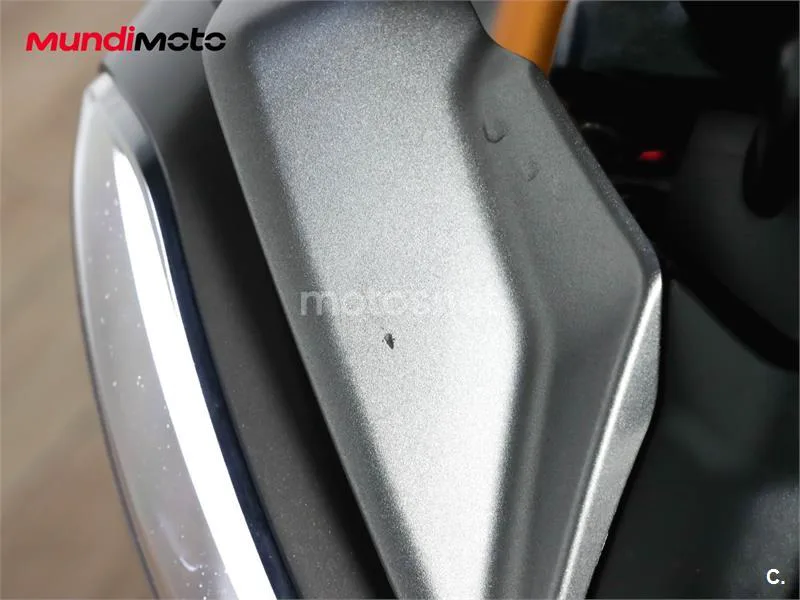 Triumph Speed Triple – Vista 16
