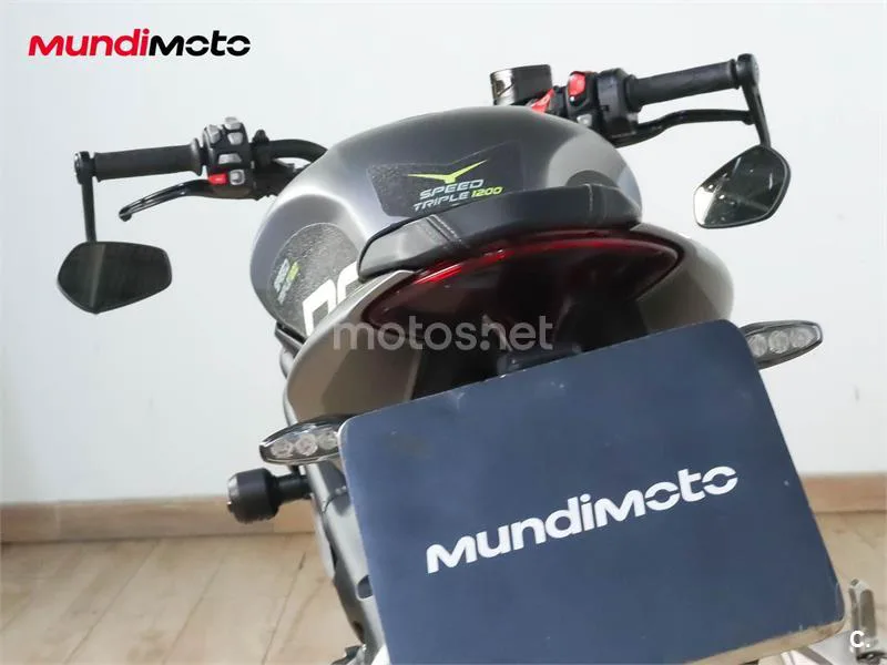 Triumph Speed Triple – Vista 9