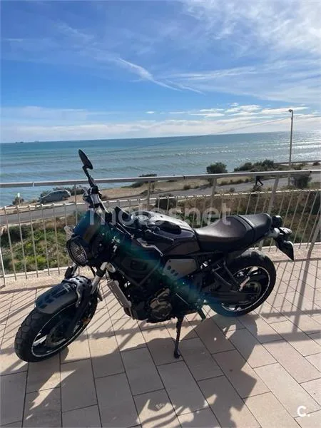 Yamaha XSR700 – Vista 2