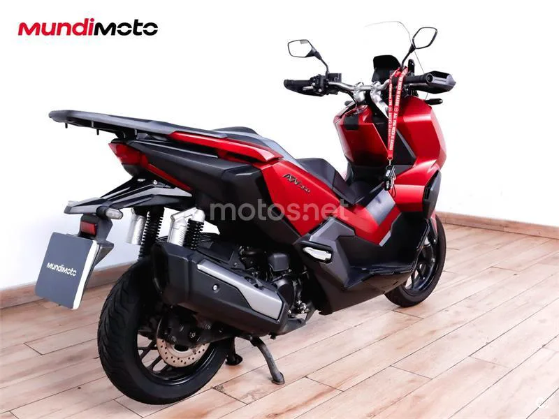 Honda ADV 350 – Vista 3