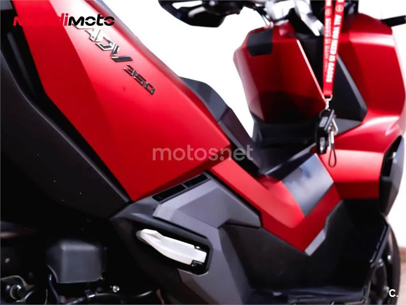 Honda ADV 350 – Vista 4