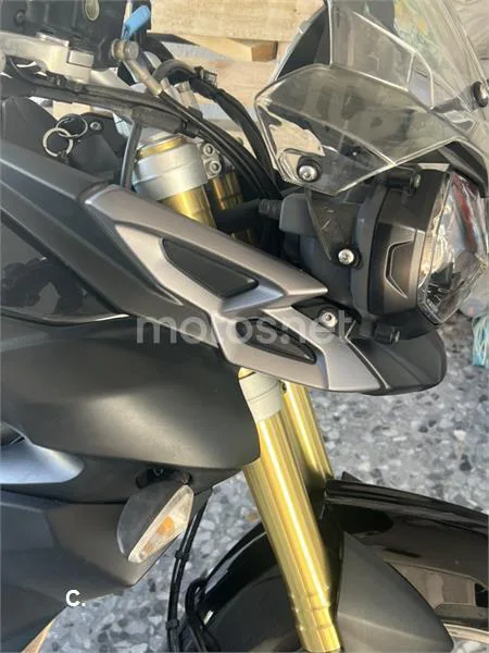 Triumph Tiger 800 – Vista 11