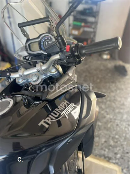 Triumph Tiger 800 – Vista 7