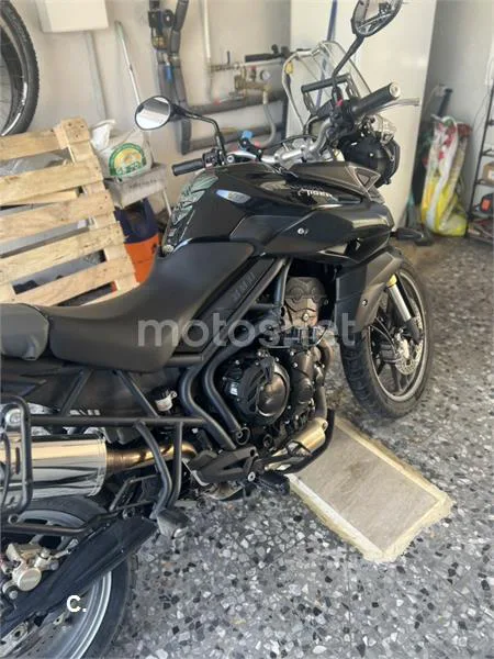 Triumph Tiger 800 – Vista 8