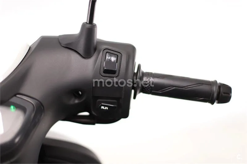 Yamaha NMAX – Vista 7