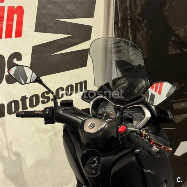 Yamaha XMAX 300 – Vista 12