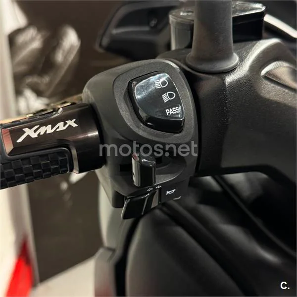 Yamaha XMAX 300 – Vista 13