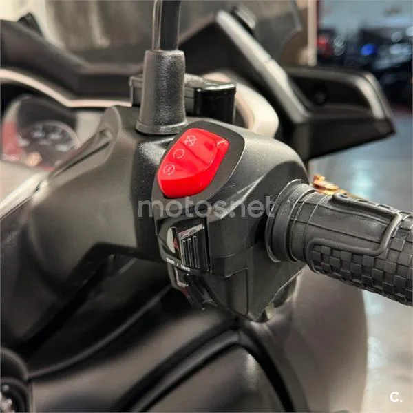 Yamaha XMAX 300 – Vista 14