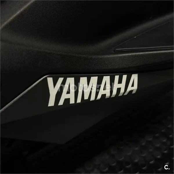 Yamaha XMAX 300 – Vista 7