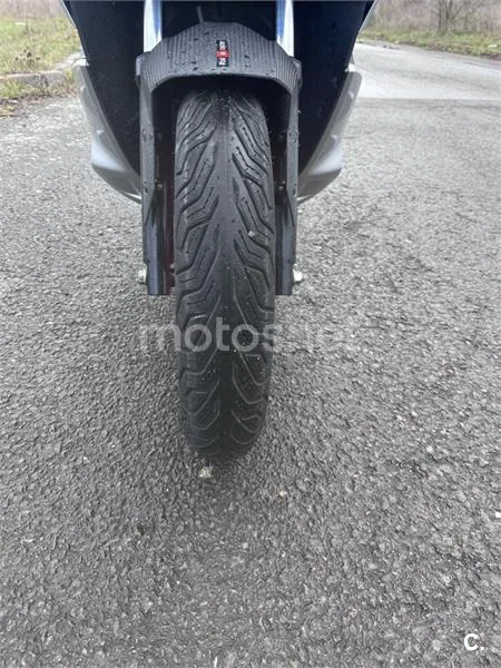 Aprilia SR GT 125 – Vista 8