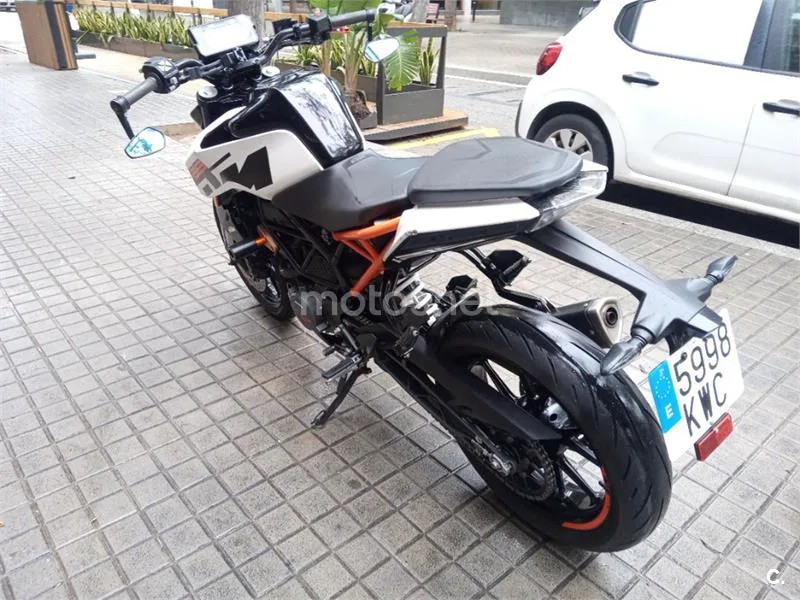 KTM 125 – Vista 6