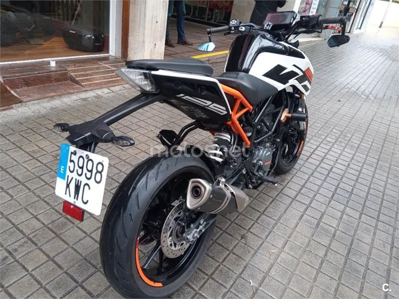 KTM 125 – Vista 8