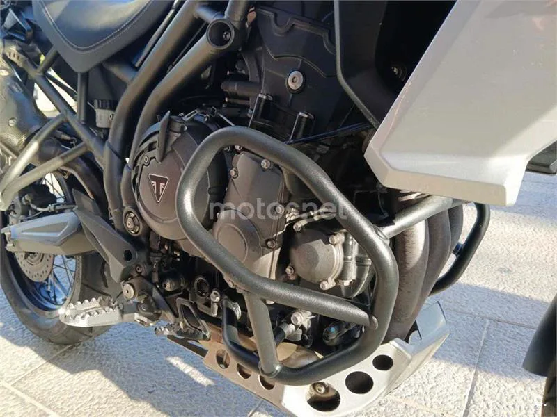 Triumph Tiger 800 XC – Vista 24