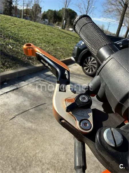 KTM 125 – Vista 10