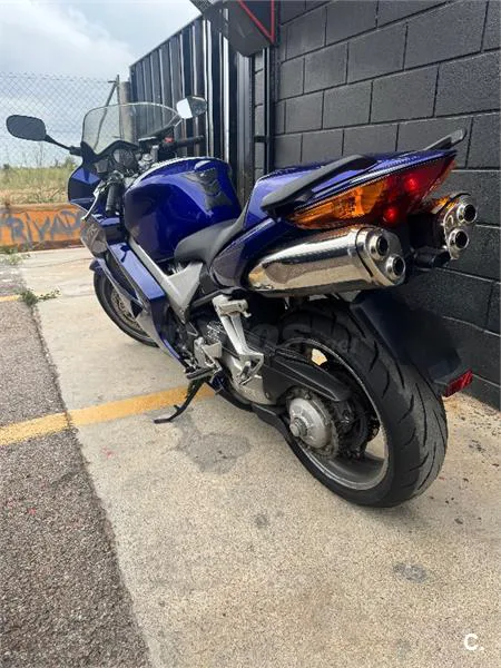 Honda VFR 800 FI – Vista 5