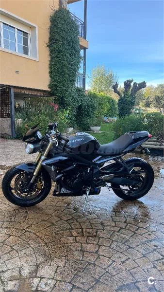Triumph Street Triple – Vista 5