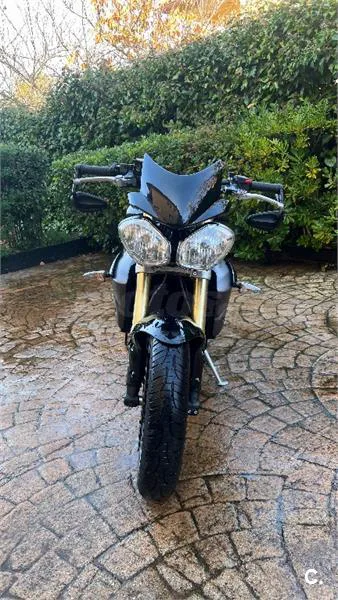 Triumph Street Triple – Vista 6