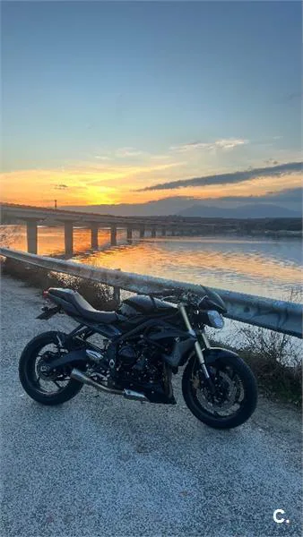 Triumph Street Triple – Vista 8