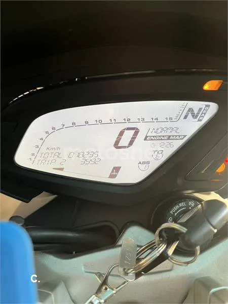 MV Agusta Brutale 675 – Vista 3