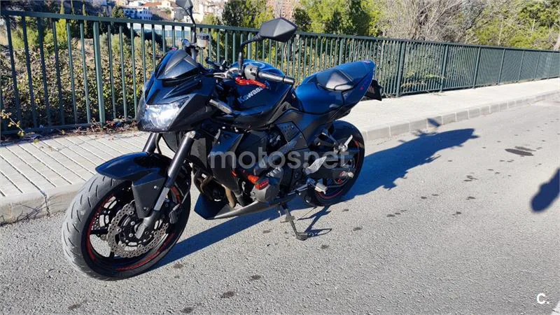 Kawasaki Z 750 – Vista 3