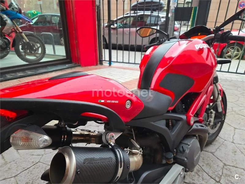 Ducati Monster 696 – Vista 3