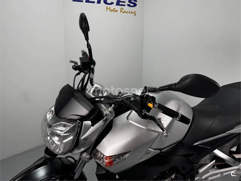 Suzuki GSR 600 – Vista 13