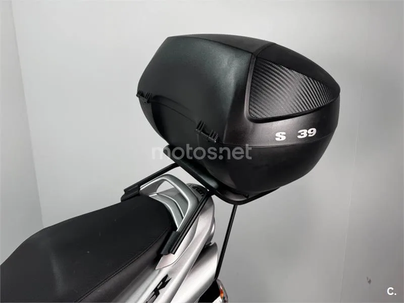 Suzuki GSR 600 – Vista 18