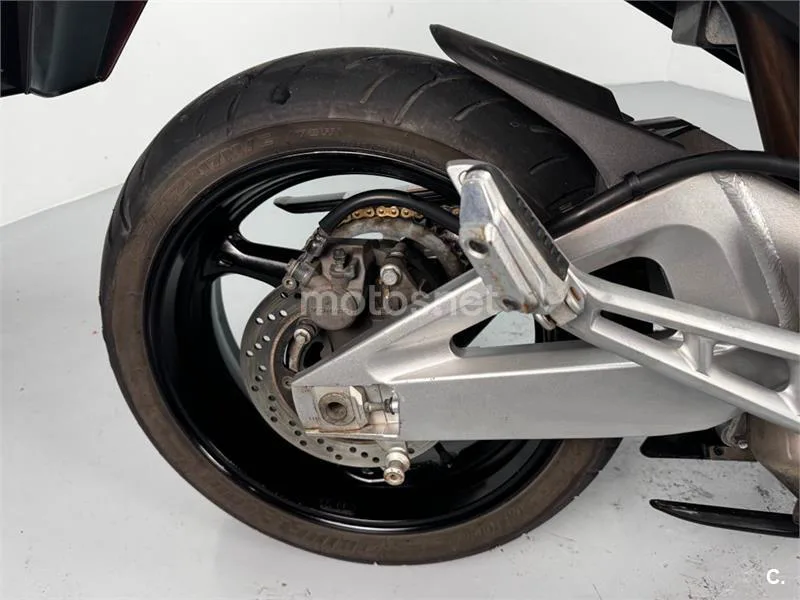 Suzuki GSR 600 – Vista 8