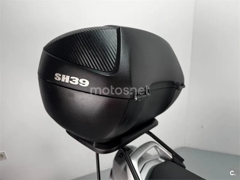 Suzuki GSR 600 – Vista 9