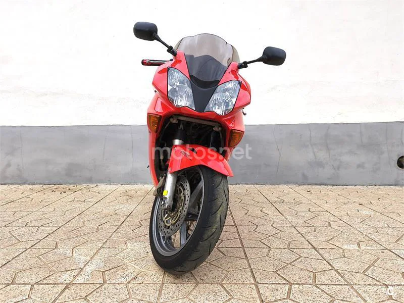 Honda VFR 800 FI – Vista 3