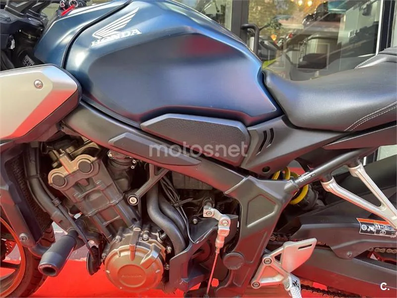 Honda CB 650 R – Vista 8