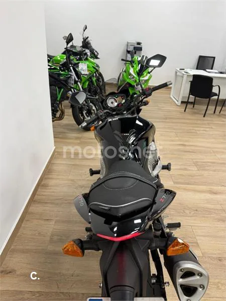 Kawasaki Z750 – Vista 7
