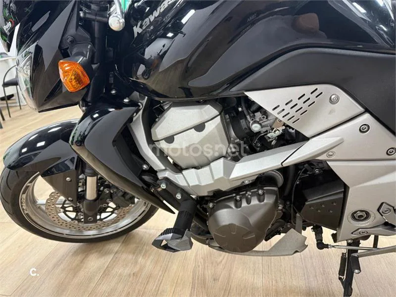 Kawasaki Z750 – Vista 10