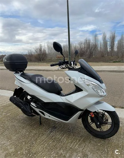 Honda PCX 125 – Vista 4