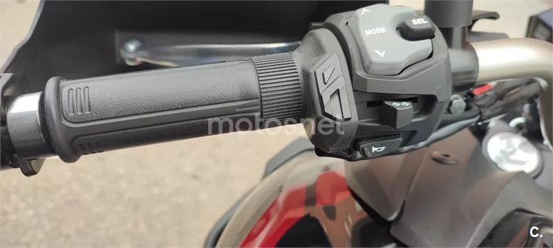 Suzuki V-Strom 650 XT – Vista 7