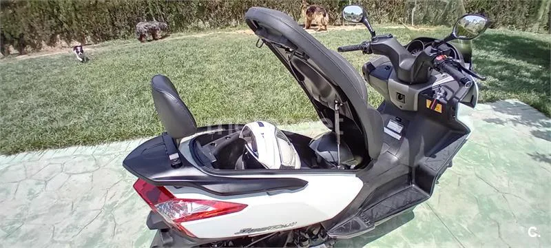 Kymco Super Dink 300i – Vista 3