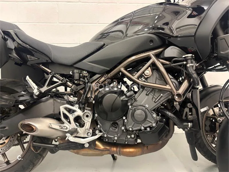 Yamaha Niken – Vista 13