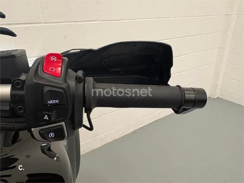 Yamaha Niken – Vista 19