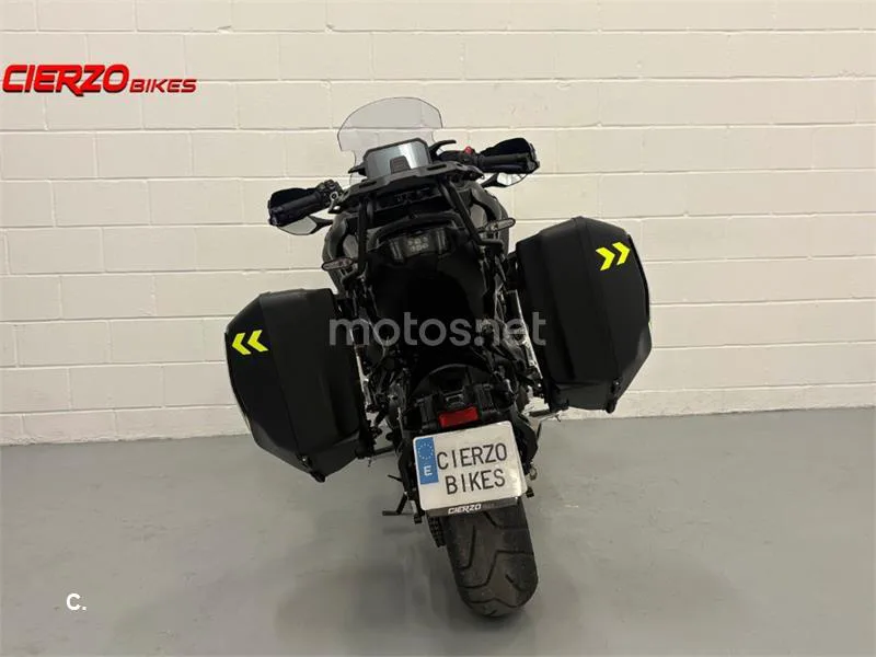 Yamaha Niken – Vista 3