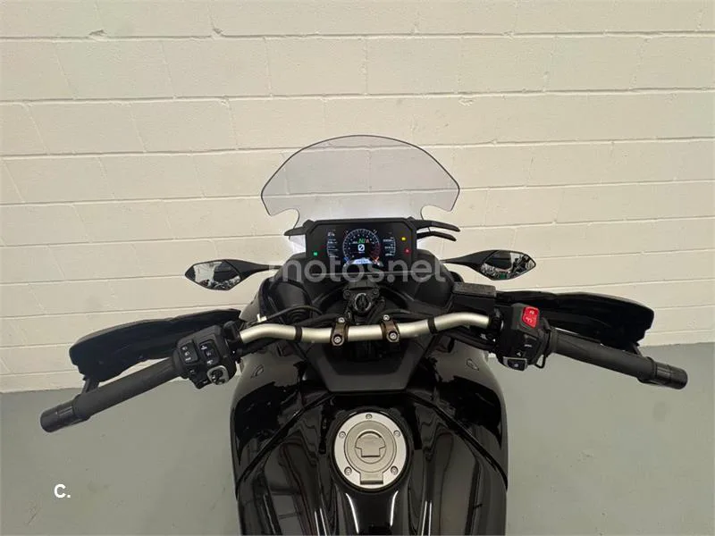 Yamaha Niken – Vista 21