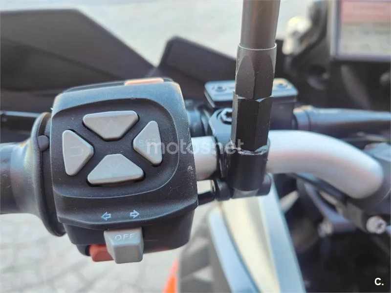 KTM 1090 Adventure – Vista 33