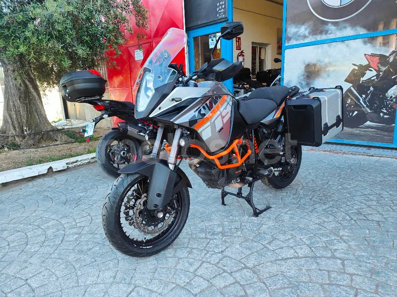 KTM 1090 Adventure - Vista 36