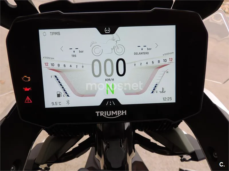 Triumph Tiger 900 – Vista 4
