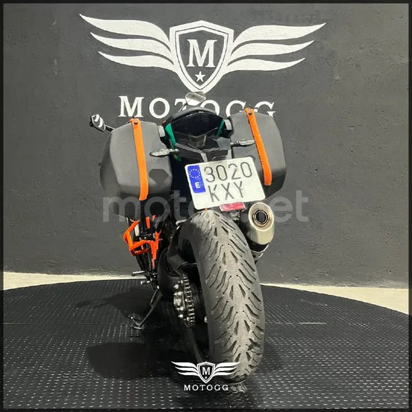 KTM 1290 Super Duke R – Vista 10
